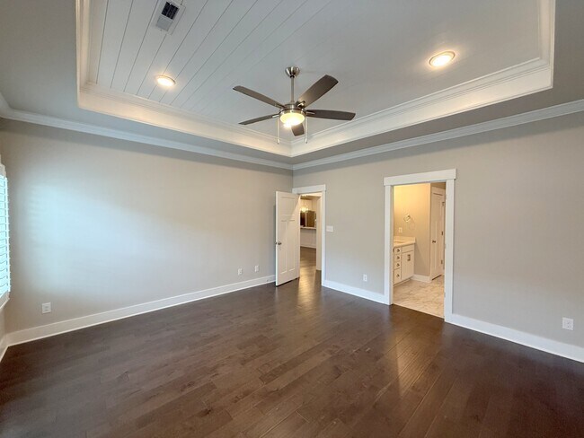 Building Photo - 408 Raleigh Elm Dr