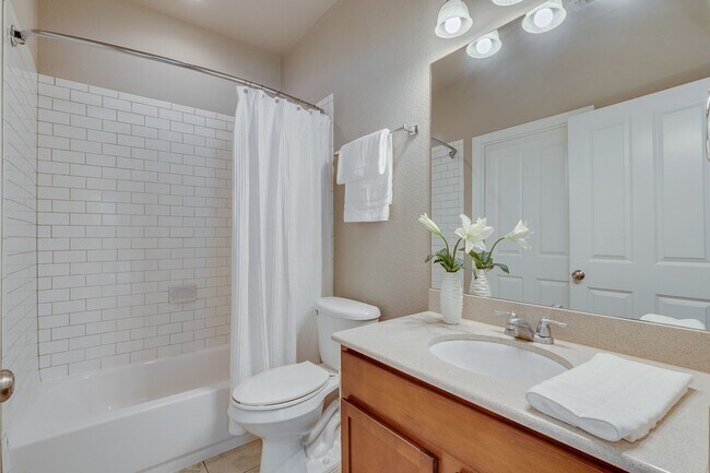 Building Photo - Miyama Cantey Townhomes 2816