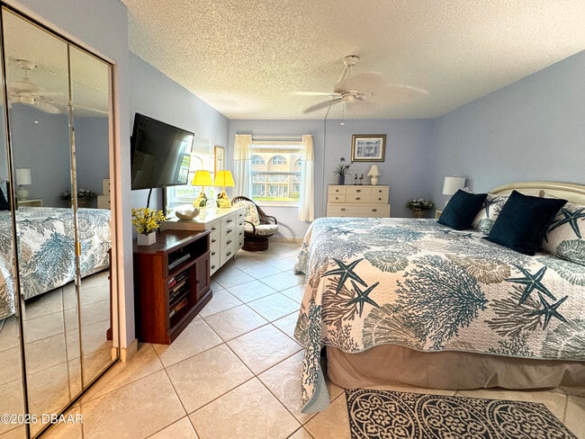 Building Photo - 4811 Saxon Dr