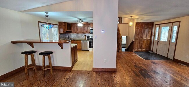 Building Photo - 9004 Flicker Pl