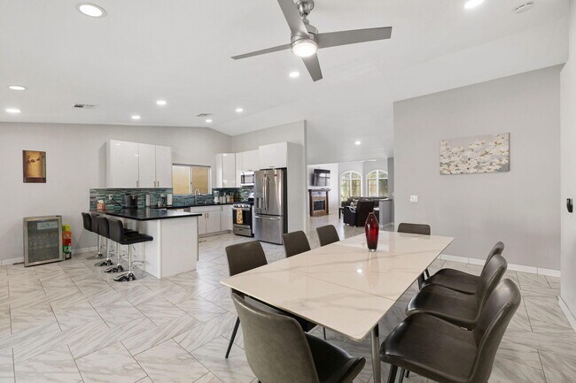 Building Photo - 31115 Whispering Palms Trail