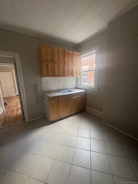 Building Photo - 287 Dover St