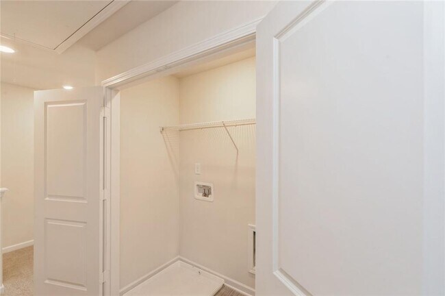 Building Photo - 612 Mackenzie Cv