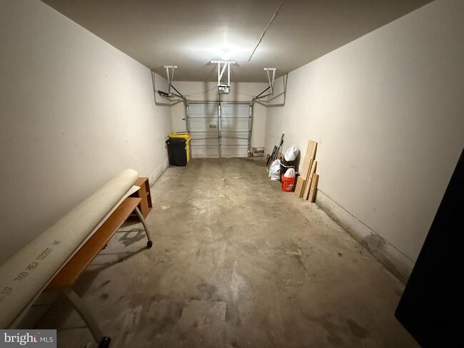 Building Photo - 2051 Astilbe Way