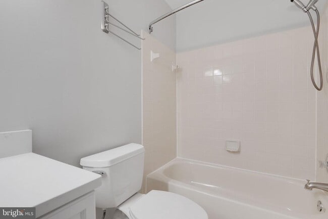 Building Photo - 7267 Olde Lantern Way