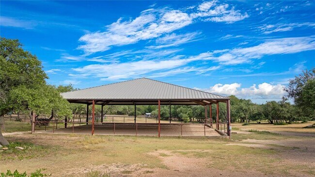 Building Photo - 0 Rainbows End Rd