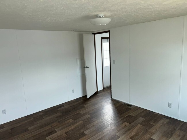 Building Photo - 311 Mark Rd