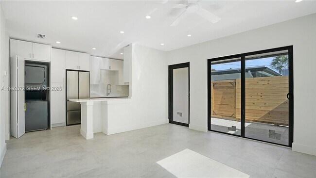 Building Photo - 1119 W Las Olas Blvd