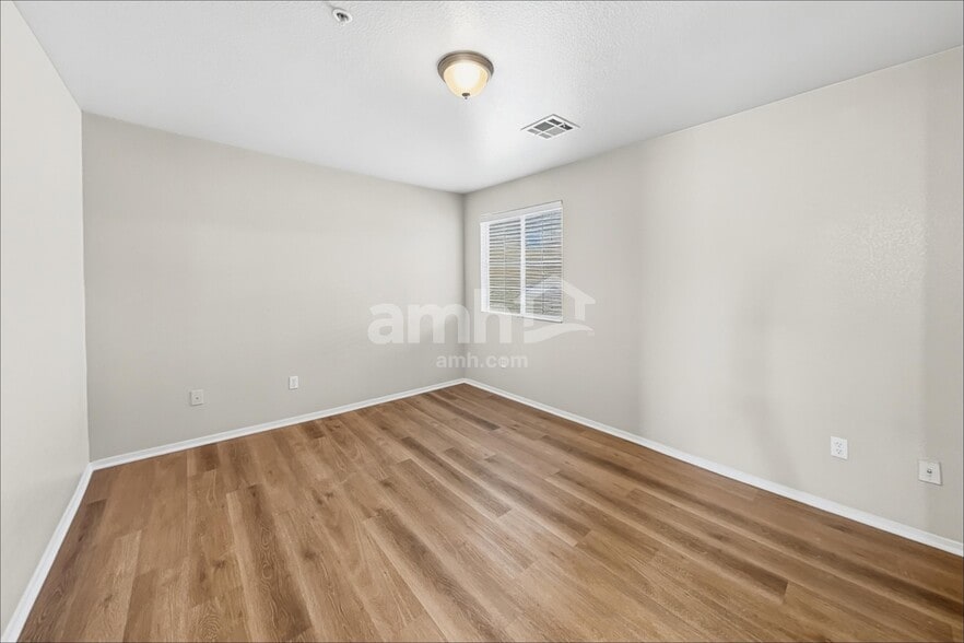 Building Photo - 10625 Mountain Stream Ct