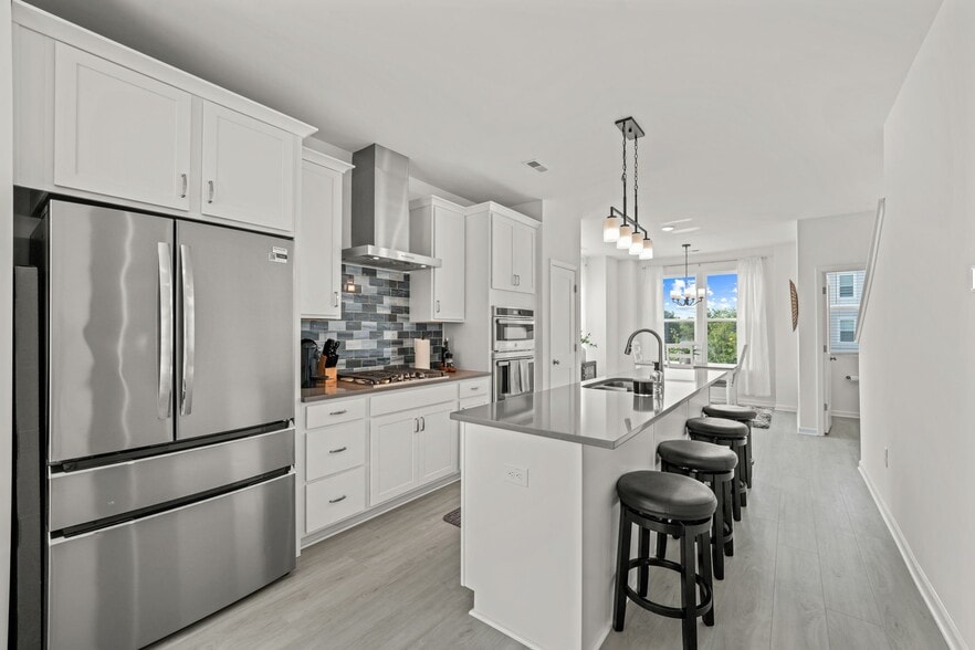 Building Photo - 1955 Robin Hill Ln