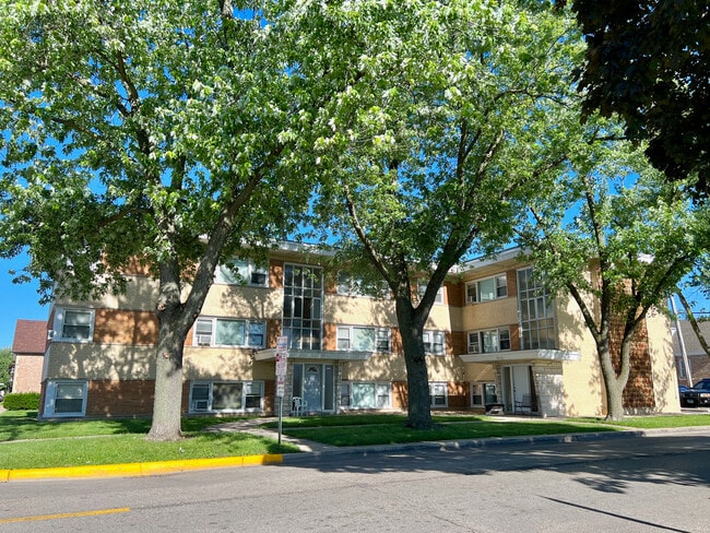 Building Photo - 7717 W Fullerton Ave
