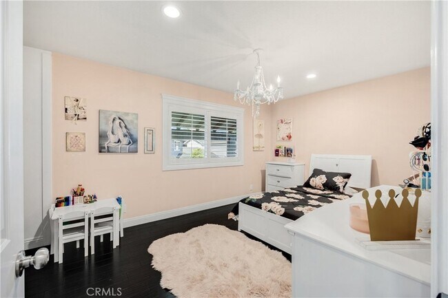 Building Photo - 1320 N Van Gogh Cir