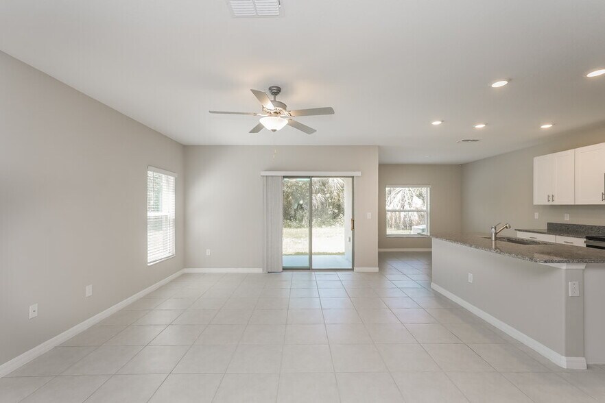 Building Photo - 7342 Spring Snowflake Ave