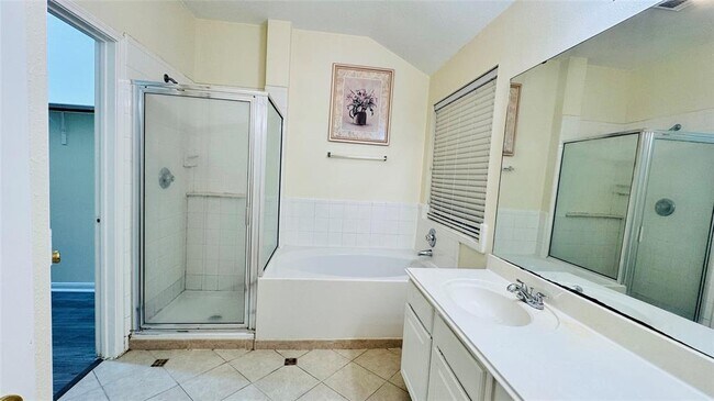 Building Photo - 10614 Desert Springs Cir
