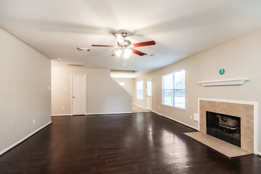 Building Photo - 403 Douglas Fir Dr