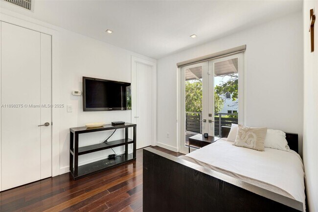 Building Photo - 765 Allendale Rd