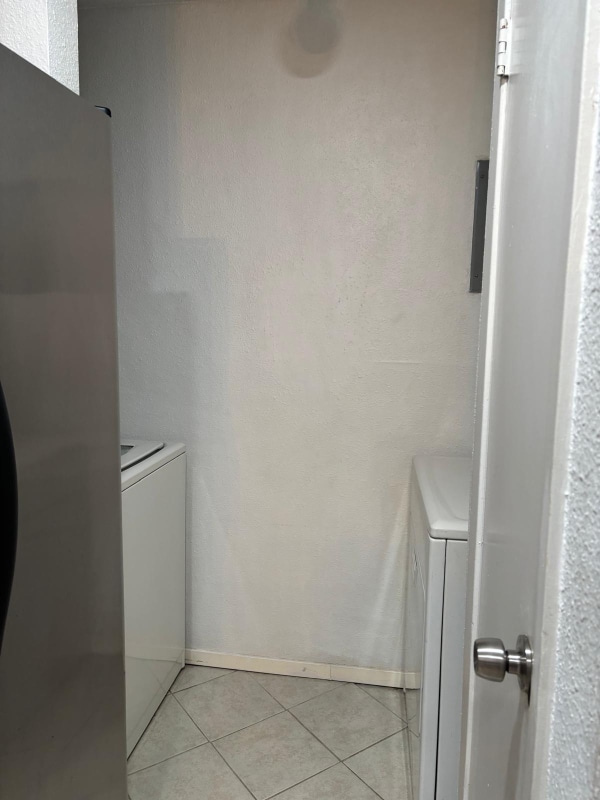 Building Photo - 5667 Birchmont Dr