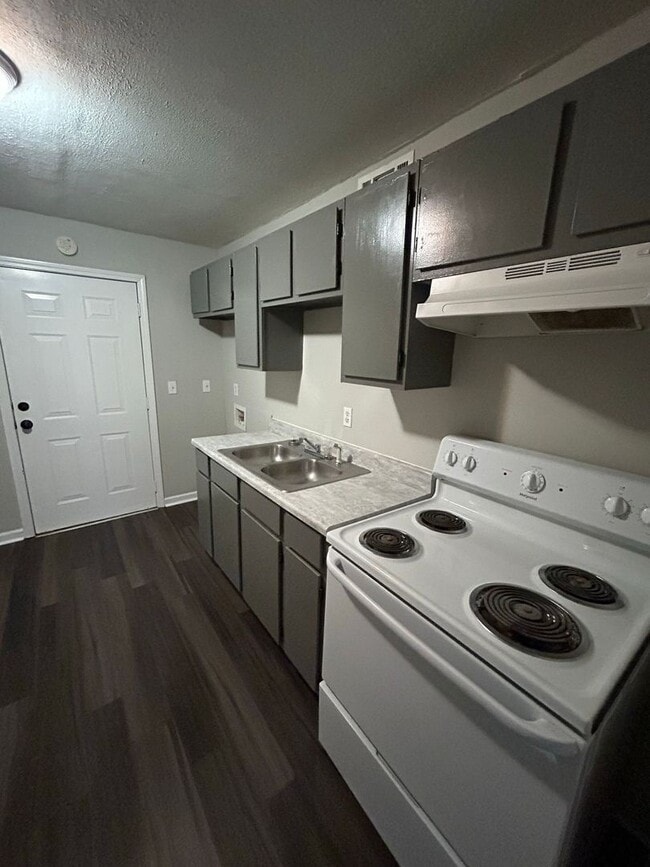 Building Photo - 2 Bedroom Apartment in Carrollton City Limits!