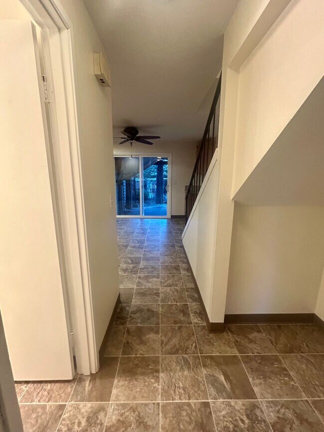 Building Photo - Jefferson #11894