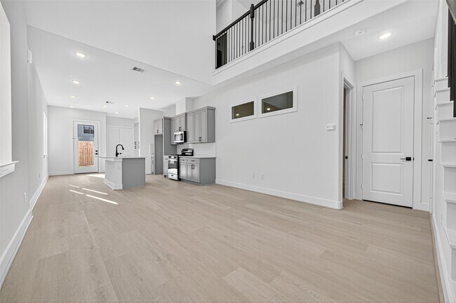 Building Photo - 4330 Avron Dr