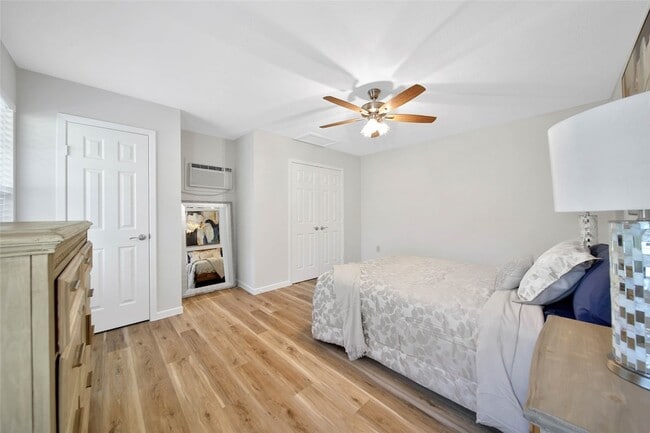 Building Photo - 4072 TX-105