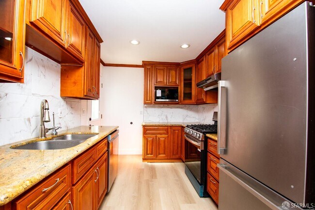 Building Photo - 1099 Bradford Dr