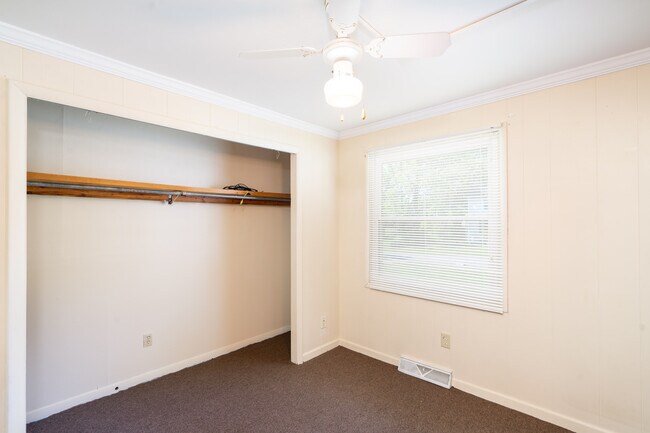 Building Photo - 2 Rorbach Ln