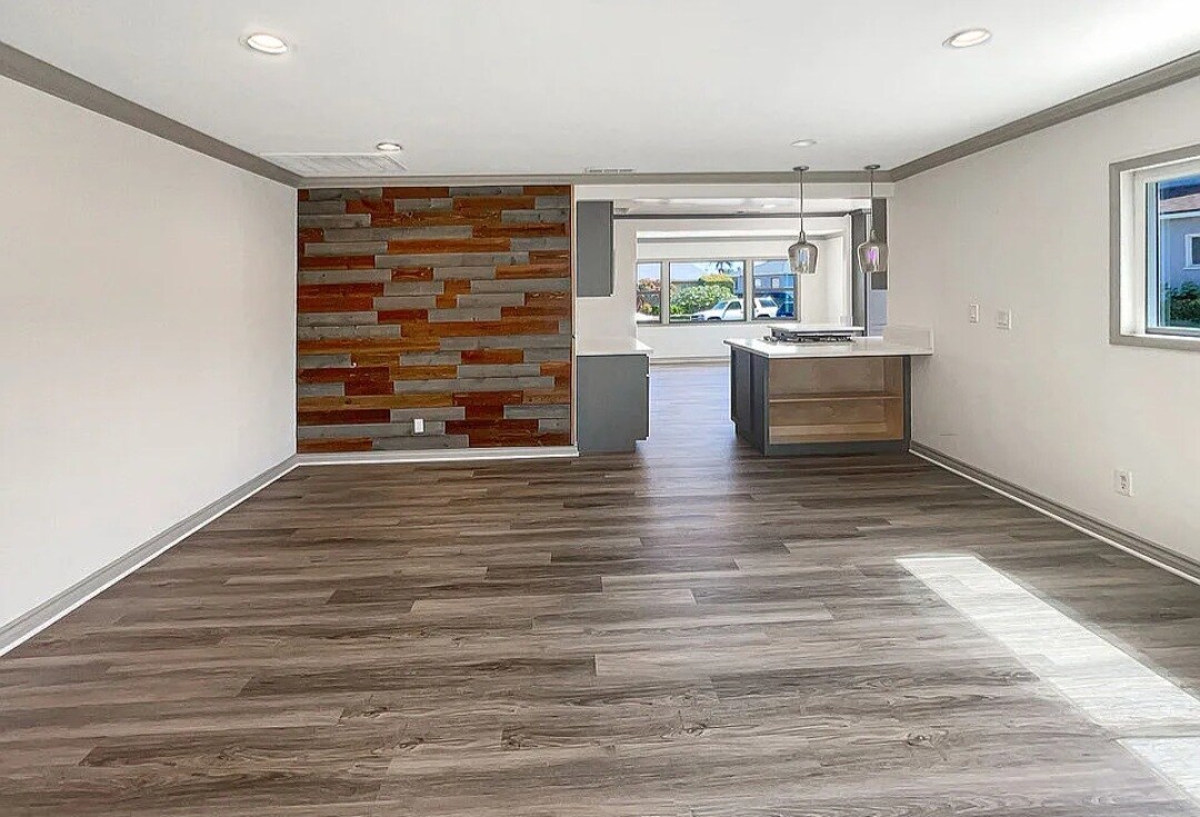 Building Photo - 734 W 139th St