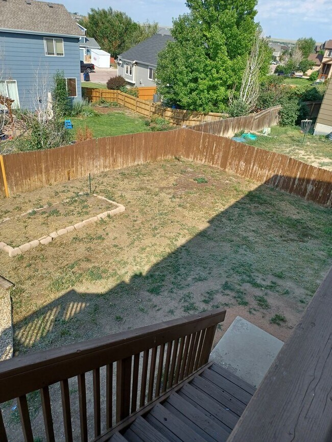 Building Photo - 8179 Meadowcrest Dr