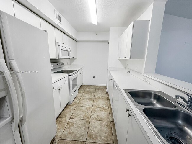 Building Photo - 15430 SW 284th St