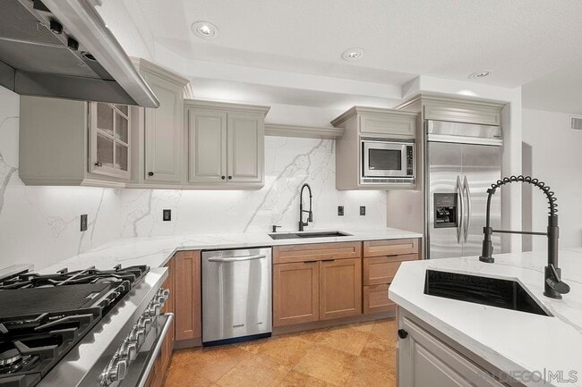 Building Photo - 376 Canyon Ridge Dr