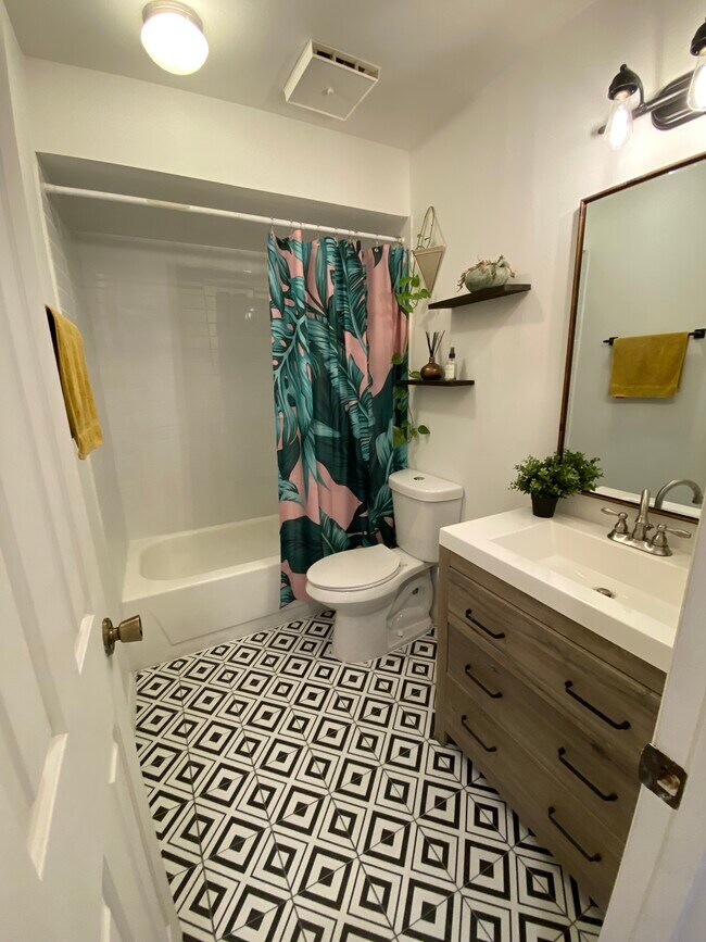 Building Photo - 631 Warrenton Rd