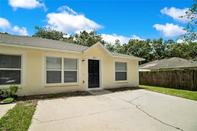 Primary Photo - 825 Douglass Ave