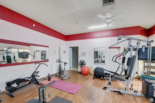 Building Photo - 300 Waterway Dr S