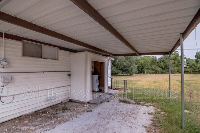 Building Photo - 137 Lee Ln