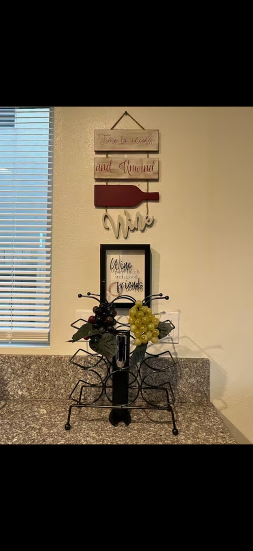 Building Photo - Best Deal in Town - Fully furnished 3 BD 2 BA Home