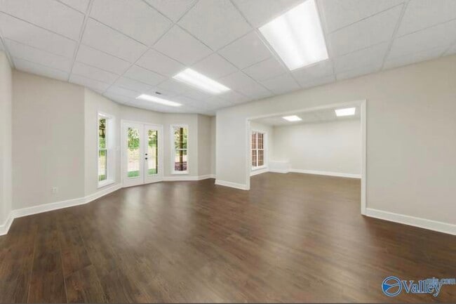 Building Photo - 104 Elm Cove