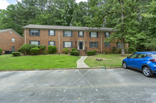 Building Photo - 2200 Montreat Cir