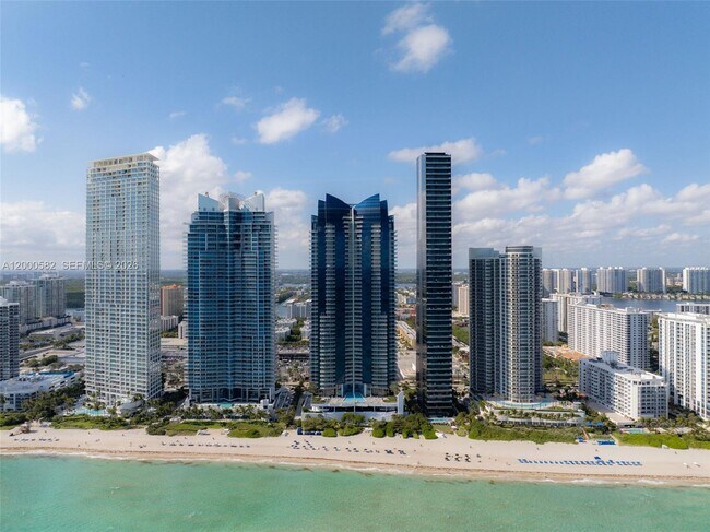 Building Photo - 17121 Collins Ave