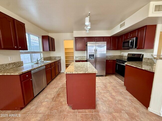 Building Photo - 1702 E Blackhawk Dr