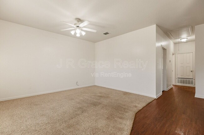 Building Photo - 10005 Amber Cir