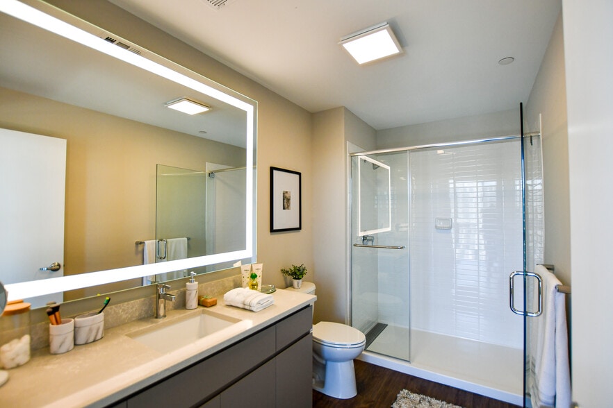 Building Photo - Opus @ Harbor Point