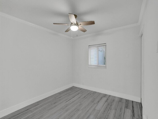 Building Photo - Gorgeous New 3 bedroom 2  bath - one Story home in Oakland Park