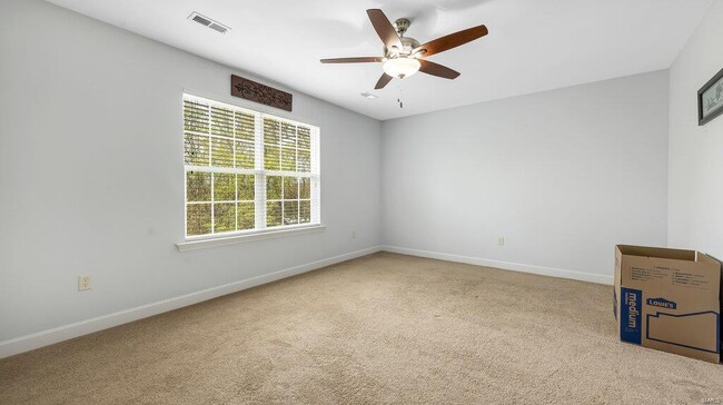Building Photo - 303 Gateview Dr