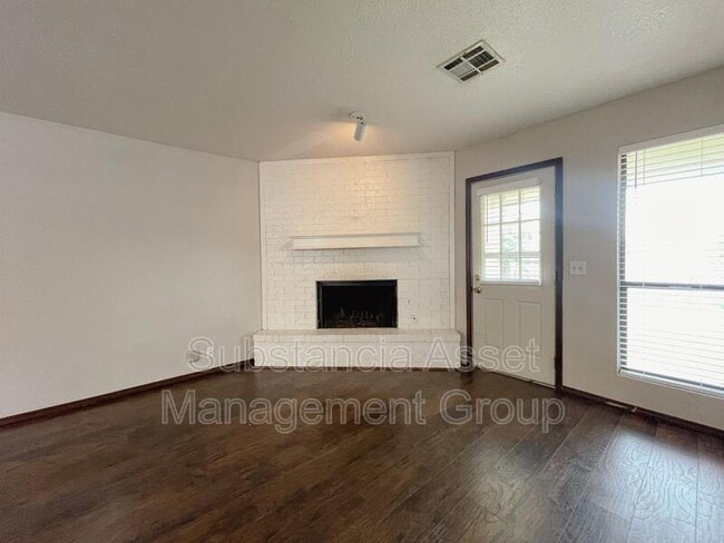 Building Photo - 1318 Pennington Ave