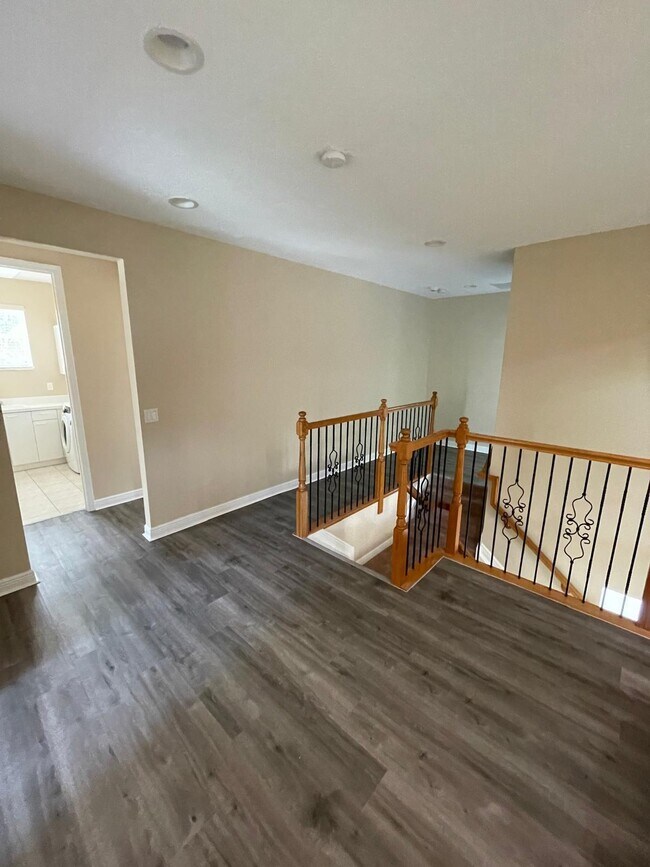 Building Photo - 9261 Delemar Ct