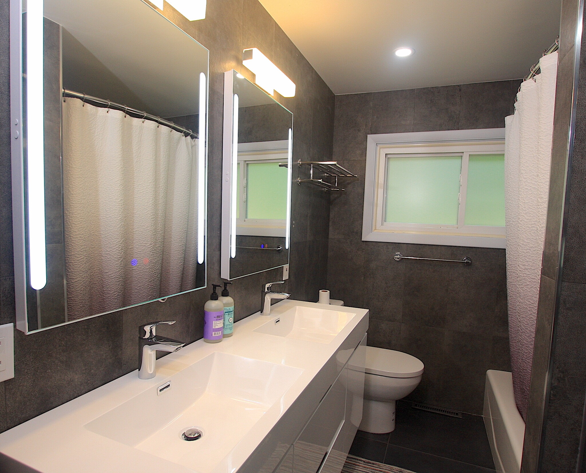 Building Photo - 5377 Bates Rd