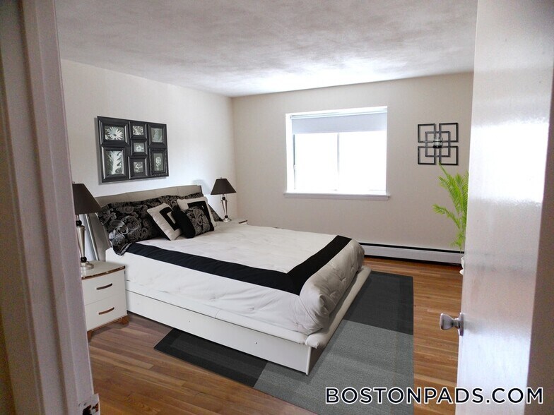 Building Photo - 75 Gardner St