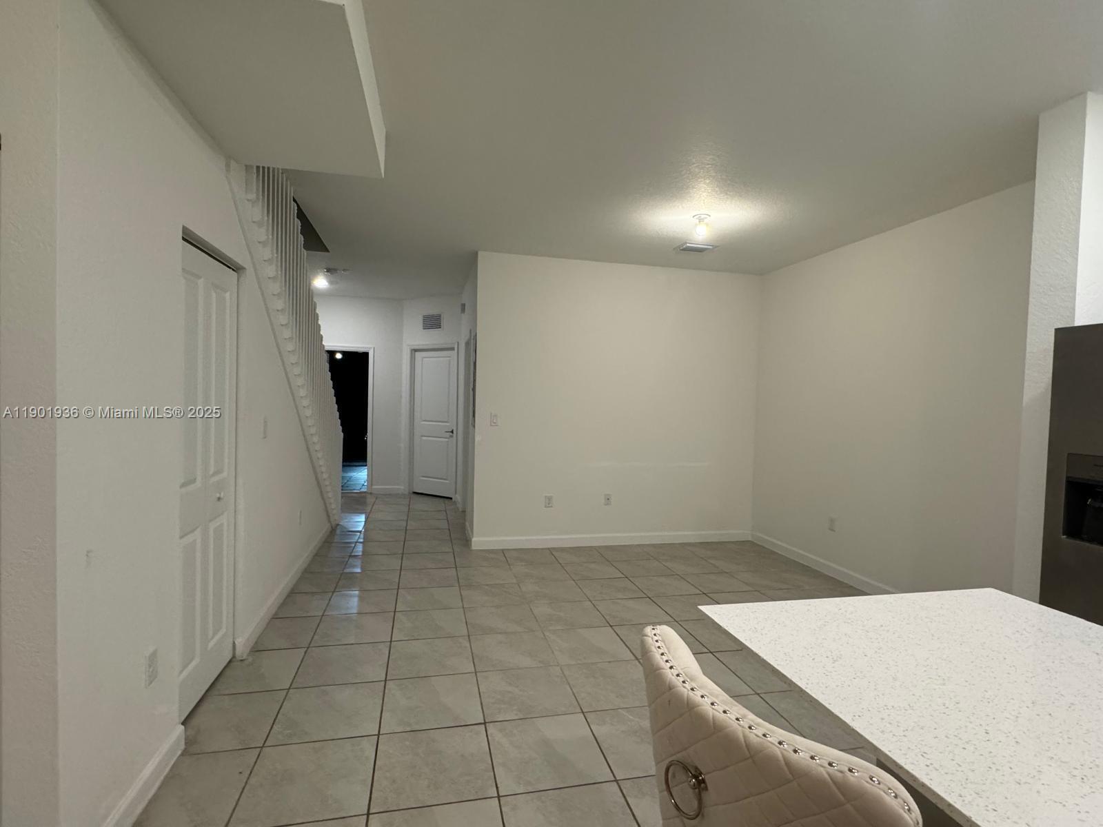 Building Photo - 1663 SE 26th Rd