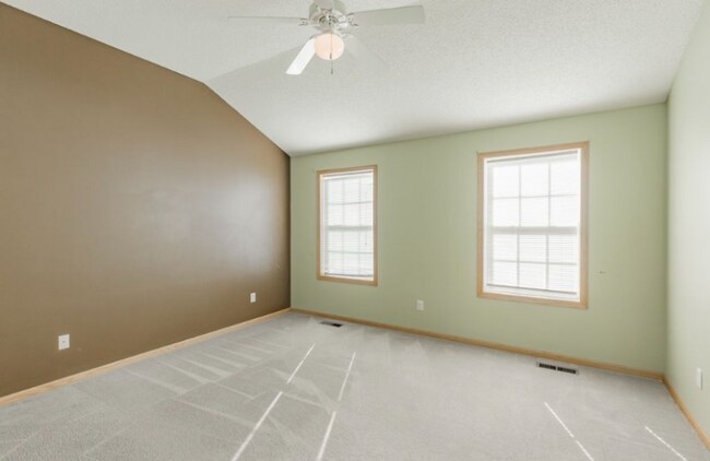 Building Photo - 1244 Chateau Ave